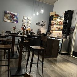 Zens Steak and Seafood - Bar area