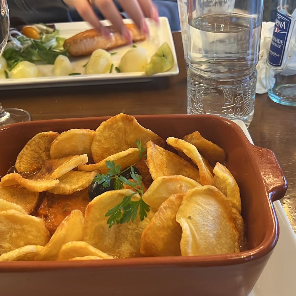 Le Saint Martin's - Food Near Me - Paris, 75 Le Saint Martin's - Food Near Me - Paris, 75