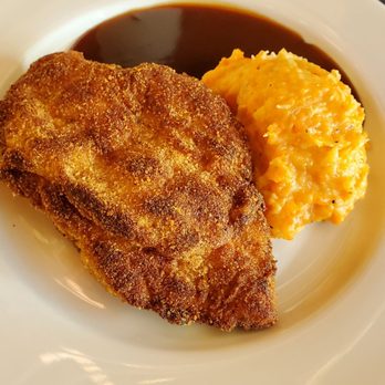 Highland Dell - Chicken Cordon Bleu (Tuesday Special) - Hotels Near Me - Monte Rio, California