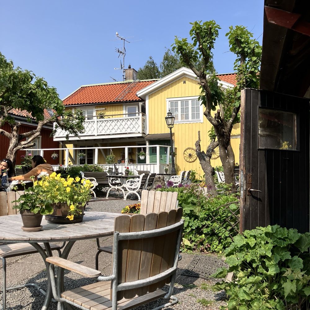 Tant Bruns Kaffestuga - Bakeries Near Me - Sigtuna, Alberta