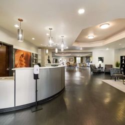 Best Western Douglas Inn & Suites - Lobby