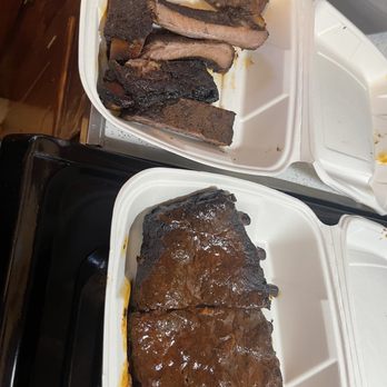 Butcher Bar - Dry rub dry ribs Sauce, ribs burnt and dry zoom in on the picture - Barbeque Near Me - Astoria, New York Butcher Bar - Dry rub dry ribs Sauce, ribs burnt and dry zoom in on the picture - Barbeque Near Me - Astoria, New York