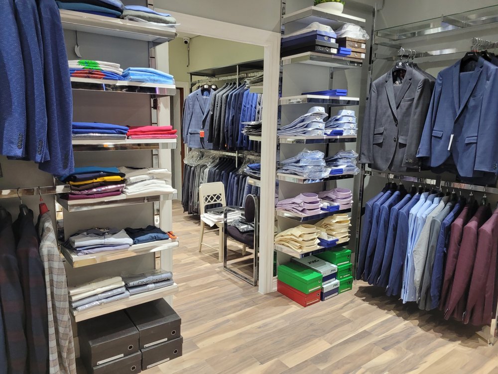 KING’S DISPLAY RACK & MANNEQUINS Updated October 2024 33 Photos