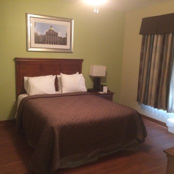 MacDill Inn - Master bedroom in TLF - Hotels Near Me - MacDill AFB, Florida