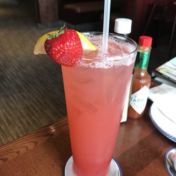 Red Lobster - Strawberry lemonade (no refills) - Seafood Near Me - Vallejo, California