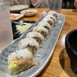 Shiso Sushi Bar - Spicy yellowtail roll