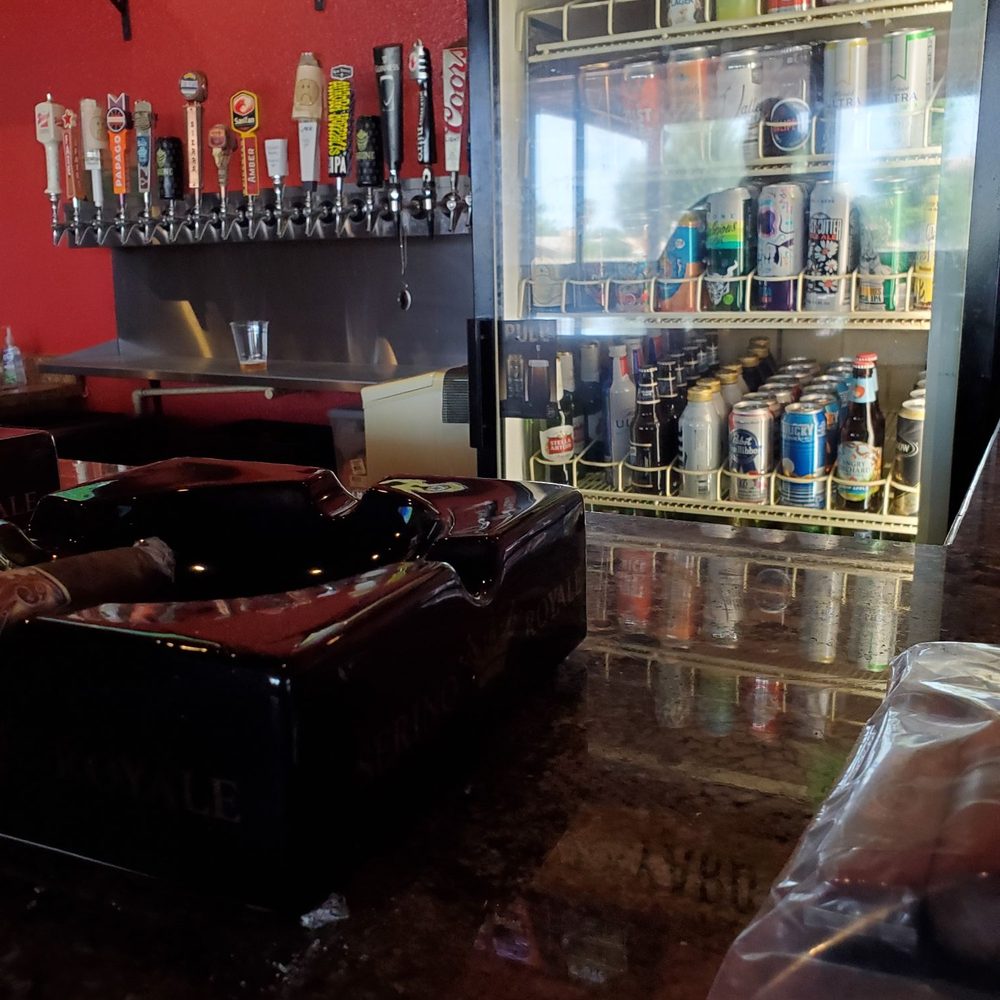 Taps from bar.. about 7 TV with sports. Taps from bar.. about 7 TV with sports.