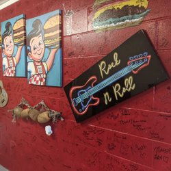 Foote's Fast Food - Sign the wall!