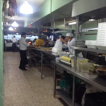 Pescadería Magnolia - La cocina es una anarquía , un desorden increíble (no por eso malo) que chulada - Seafood Near Me - Monterrey, NLE