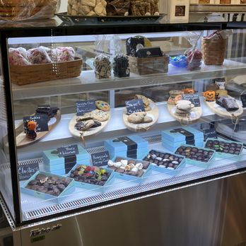 MalibuGift - Gift baskets you can ship anywhere with cookies and candy and anything in between. - Chocolatiers & Shops Near Me - Sun City, California