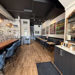 Westons Coffee & Tap - Nice clean artwork displayed around the restaurant