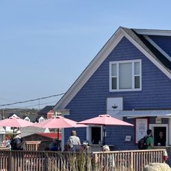 Tom's Lobster Shack - Patio seating
