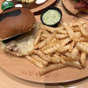 Toadstool Cafe - Luigi burger - Cafes Near Me - Universal City, California Toadstool Cafe - Luigi burger - Cafes Near Me - Universal City, California