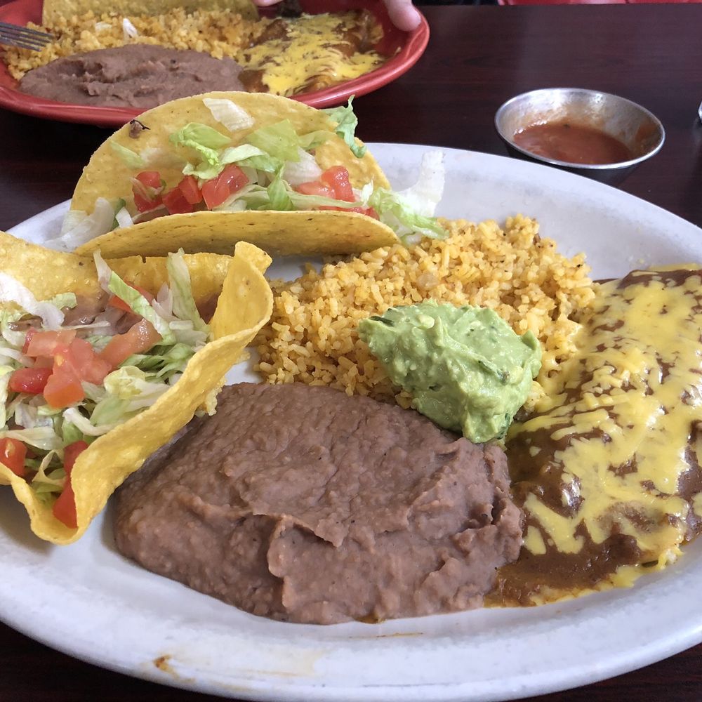 El Restaurante Azteca - Lunch special Mexican Combo - Tex-Mex Near Me - Hondo, Texas El Restaurante Azteca - Lunch special Mexican Combo - Tex-Mex Near Me - Hondo, Texas