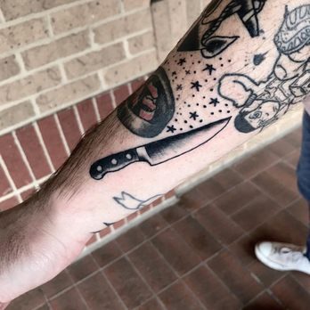 Modern Heart Tattoo - E-Roy - Tattoo Near Me - Austin, Texas Modern Heart Tattoo - E-Roy - Tattoo Near Me - Austin, Texas