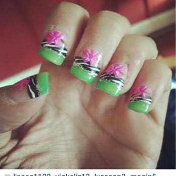 320 Nail Studio - Nail Salons Near Me - Lansdale, Pennsylvania