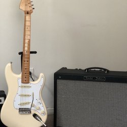 Pro Line Music - Hendrix strat and the new amp
