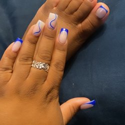 Revo Nails Salon - Full set/matching gel pedi