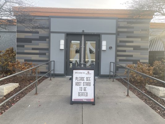 Gilroy's Kitchen + Pub + Patio by null