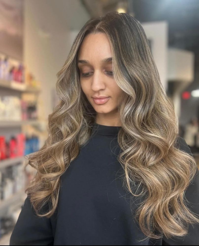Carl Michael Salon Image