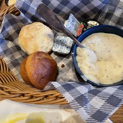 Biscuit, cornbread muffin, Sawmill Gravy