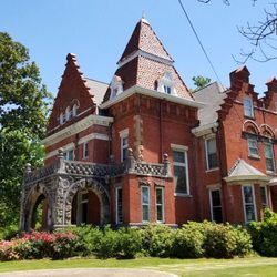 Parker House Bed and Breakfast - The amazing 1889 Victorian Parker House in Anniston, Alabama