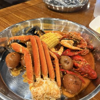 Crabbers - 8/10 (overcooked shrimp caused lost points) - Seafood Near Me - Orlando, Florida