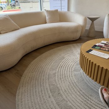 Le Unique Skinlab - Waiting room sofa 2 - Skin Care Near Me - Southlake, Texas Le Unique Skinlab - Waiting room sofa 2 - Skin Care Near Me - Southlake, Texas