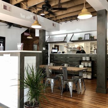 Mandolino's Artisan Pizza - Dining room - Pizza Near Me - Davidson, North Carolina Mandolino's Artisan Pizza - Dining room - Pizza Near Me - Davidson, North Carolina