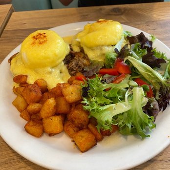Aloha Kitchen - Kalua pork eggs benedict - Breakfast & Brunch Near Me - Honolulu, Hawaii Aloha Kitchen - Kalua pork eggs benedict - Breakfast & Brunch Near Me - Honolulu, Hawaii