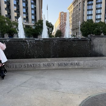 US Navy Memorial - Landmarks & Historical Buildings Near Me - Washington, DC, District of Columbia