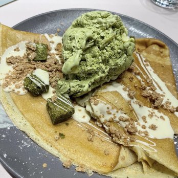 Demetres Downtown Markham - Desserts Near Me - Markham, Ontario