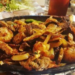 Tres Hermanos Nunez - Fajitas