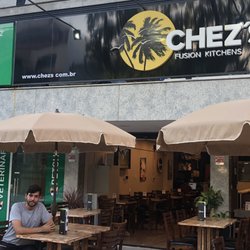 Chez's Fusion Kitchen - Restaurante