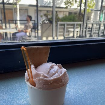 Dolce Spazio Dessert Cafe - Strawberry and crème gelato - Coffee & Tea Near Me - Los Gatos, California Dolce Spazio Dessert Cafe - Strawberry and crème gelato - Coffee & Tea Near Me - Los Gatos, California