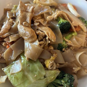 Thai Peppers Thai Kitchen - Pad See Ew - Thai Near Me - Gilbert, Arizona Thai Peppers Thai Kitchen - Pad See Ew - Thai Near Me - Gilbert, Arizona
