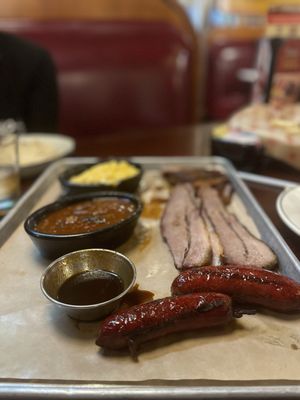 Lucille's Smokehouse Bar-B-Que by null