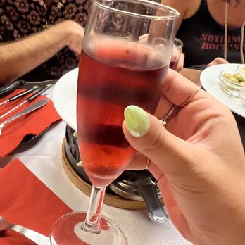 Refuge des Fondues - Fondue Near Me - Paris, 75