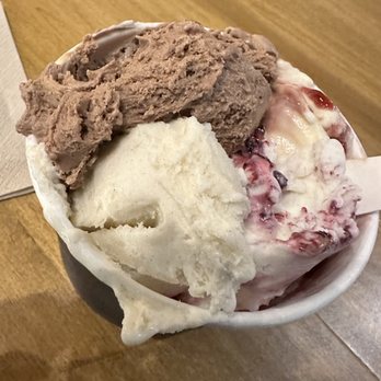 Amorino - Large bowl - Desserts Near Me - Chicago, Illinois Amorino - Large bowl - Desserts Near Me - Chicago, Illinois