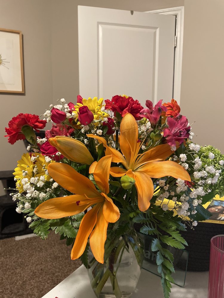 REES FLOWERS & GIFTS, INC. Updated October 2024 25 Photos & 21
