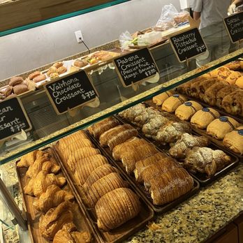 Halekulani Bakery - pastries - Bakeries Near Me - Honolulu, Hawaii
