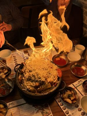 Sun Nong Dan Sawtelle 선농단 by null