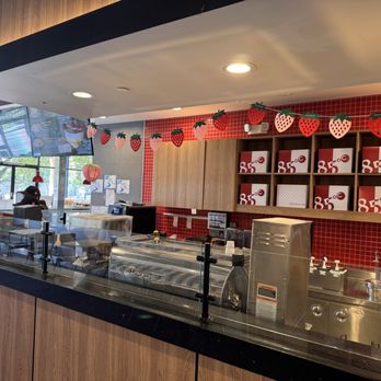 85°C Bakery Cafe-Koreatown - Interior - Bakeries Near Me - Los Angeles, California 85°C Bakery Cafe-Koreatown - Interior - Bakeries Near Me - Los Angeles, California