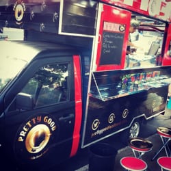 Praça Leonardo Gutierrez - Encontro de food trucks toda sexta na praça!