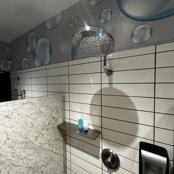 EōS Fitness - Showers - Gyms Near Me - Houston, Texas EōS Fitness - Showers - Gyms Near Me - Houston, Texas