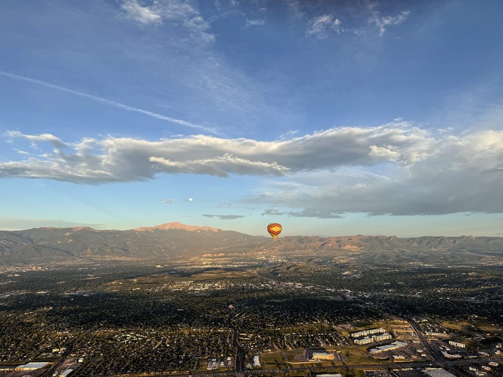 Rainbow Ryders Hot Air Balloon Rides Logo