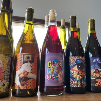 Liten Buffel - Wines as of March 2024 - Wine Tasting Room Near Me - Middleport, New York