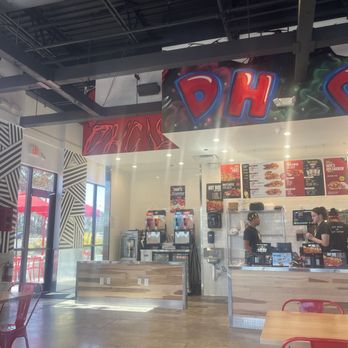 Dave's Hot Chicken - Here in Wesley chapel trying this Dave hot chicken. Hope it's good. This is decent size place. - Chicken Shop Near Me - Wesley Chapel, Florida