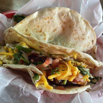 Chinto's Super Taco - Mexican Near Me - Del Rio, Texas