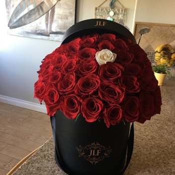 J'Adore Les Fleurs - Outstanding bouquet for those you want to show how much you love them! - Florists Near Me - Studio City, California J'Adore Les Fleurs - Outstanding bouquet for those you want to show how much you love them! - Florists Near Me - Studio City, California